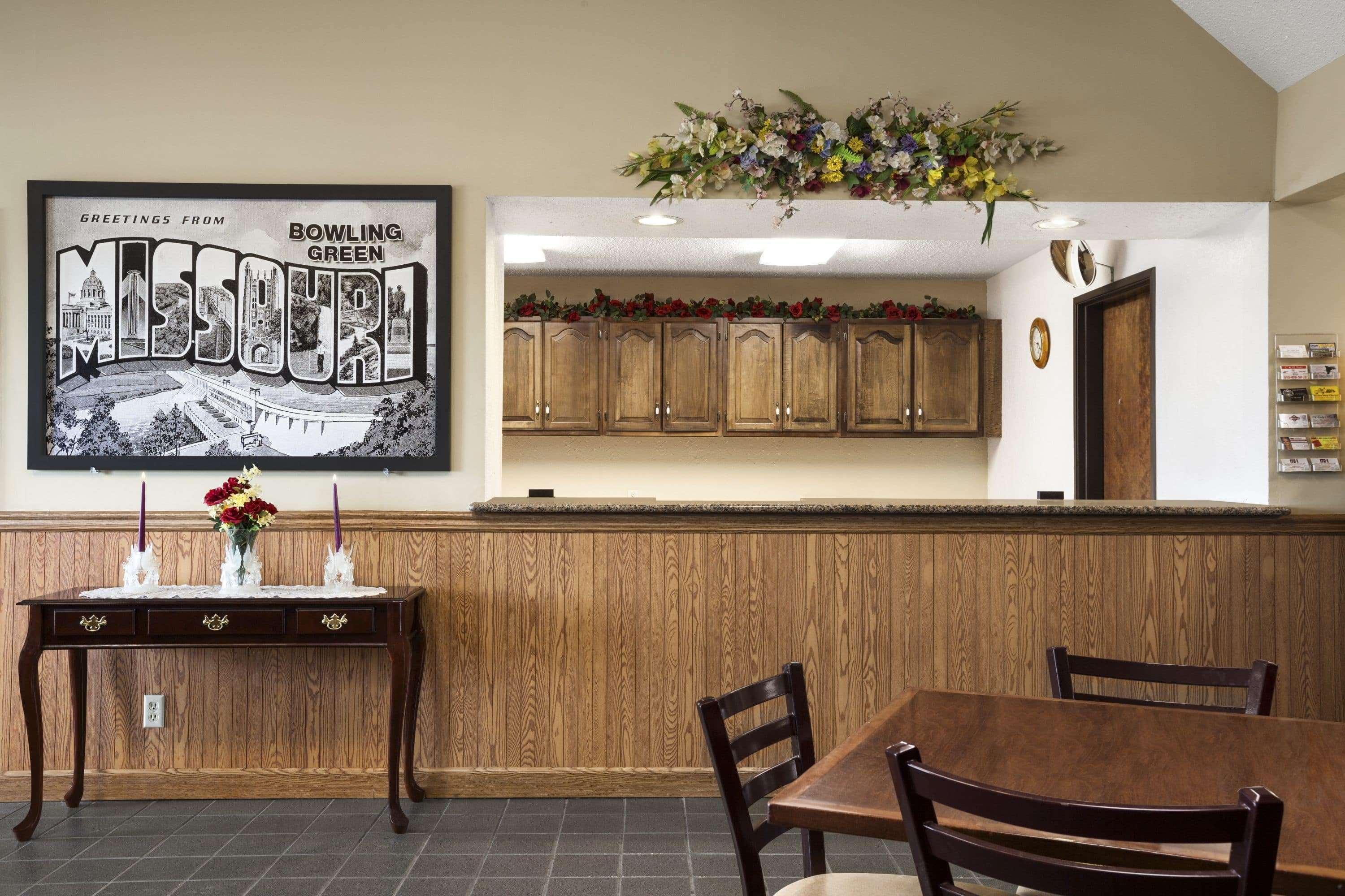 Super 8 By Wyndham Bowling Green Buitenkant foto