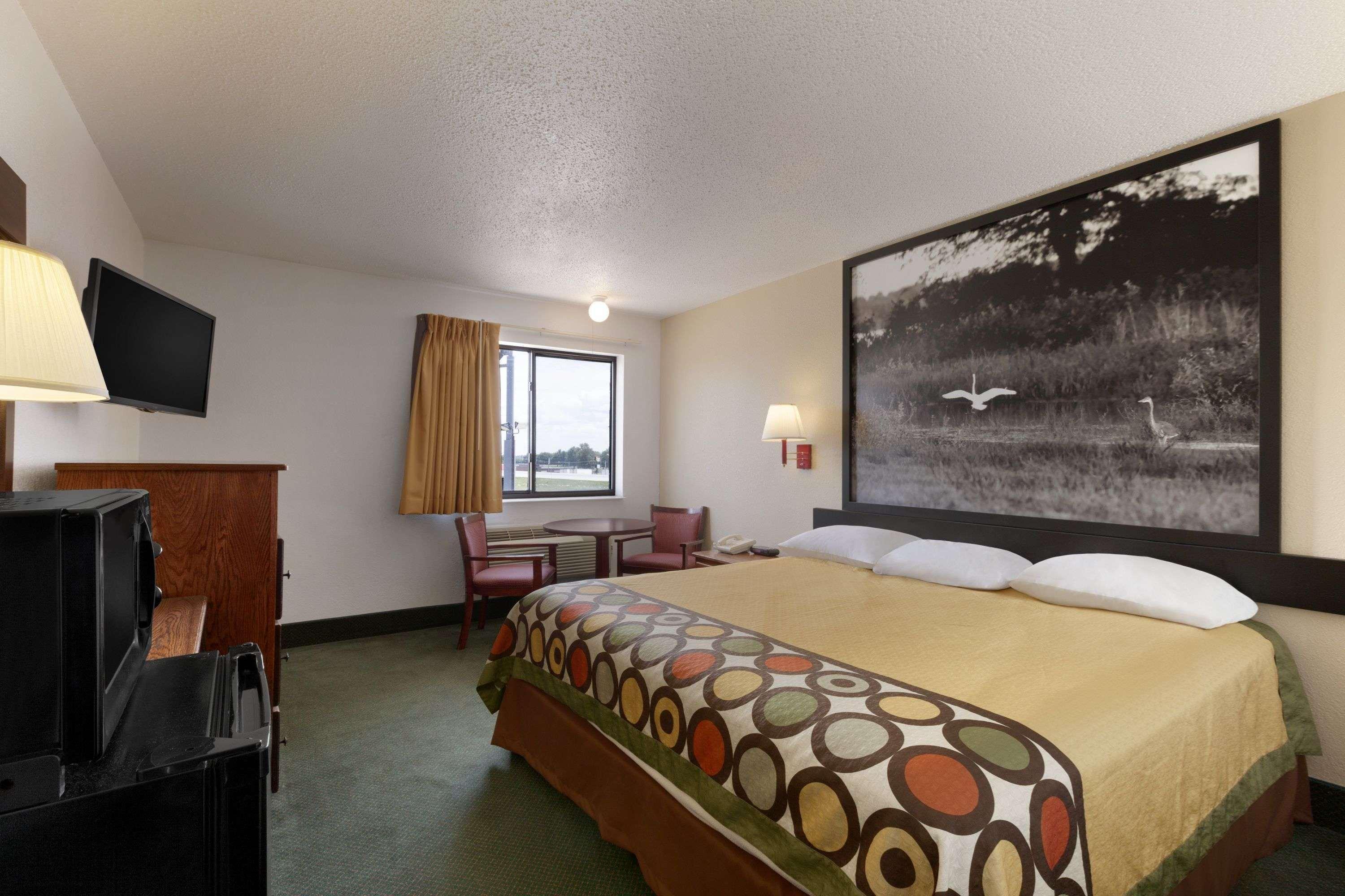 Super 8 By Wyndham Bowling Green Buitenkant foto