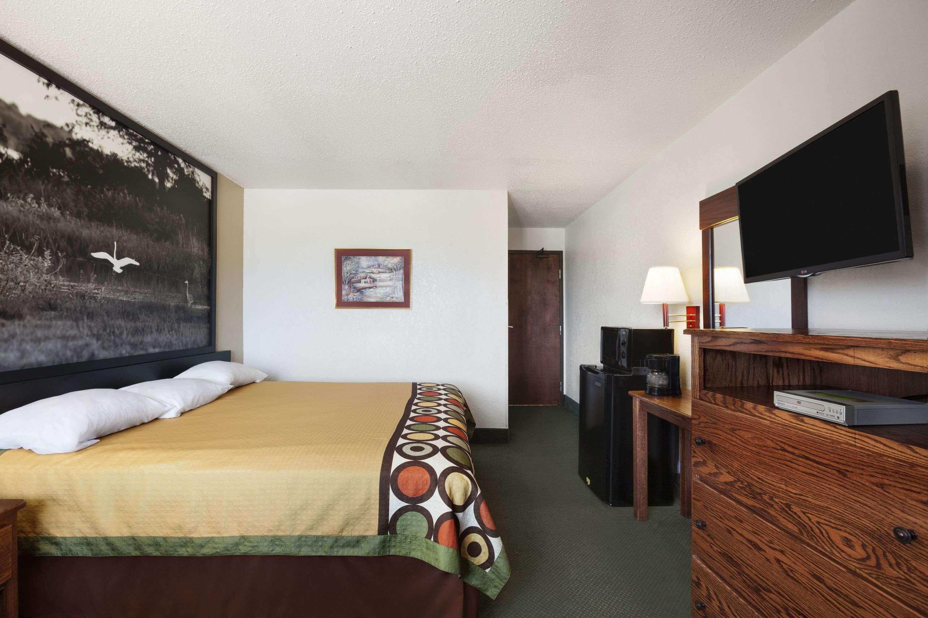 Super 8 By Wyndham Bowling Green Buitenkant foto